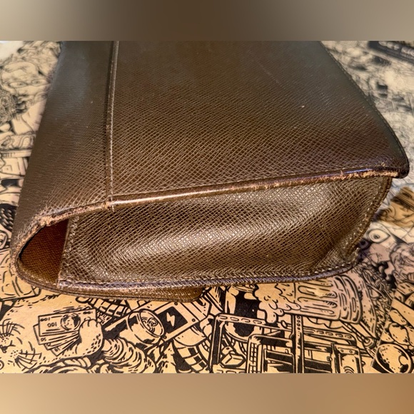 LOUIS VUITTON TAIGA SELENGA BROWN UNISEX CLUTCH - Picture 9 of 14